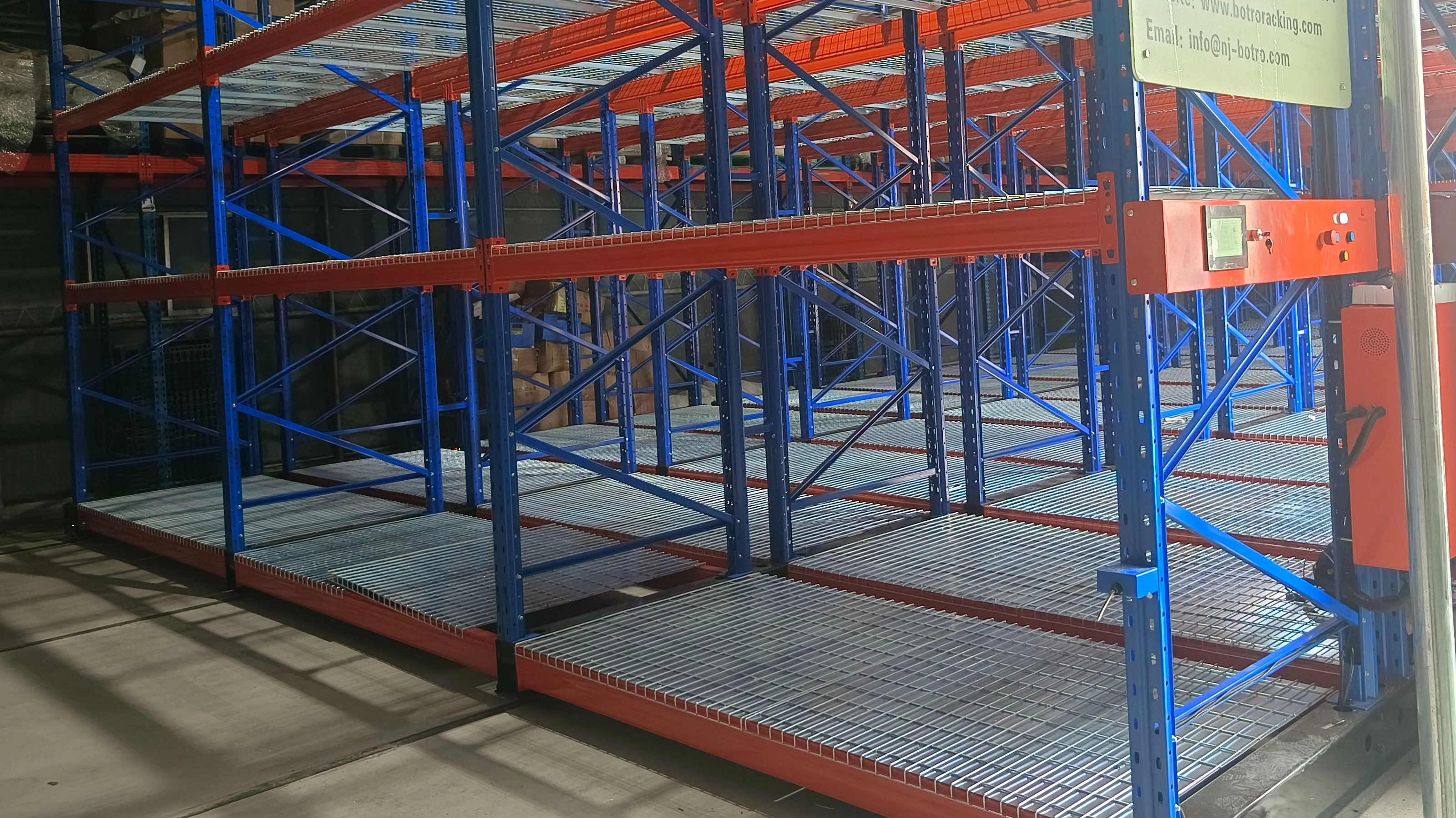 Botro Mobile Racking System triples stockage dans un entrepôt coréen à bas plafond