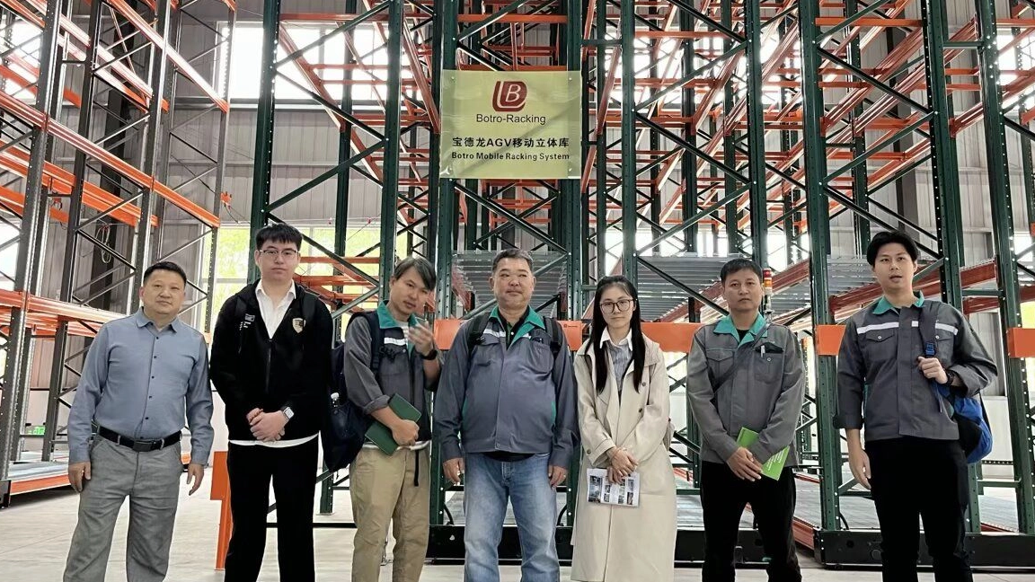 Les clients thaïlandais explorent l'innovation chez Botro Mobile Racking Factory
