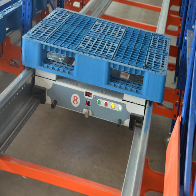 Rayonnage industriel automatique de navette de palette de stockage par radio en métal de Fifo d&#39;entrepôt